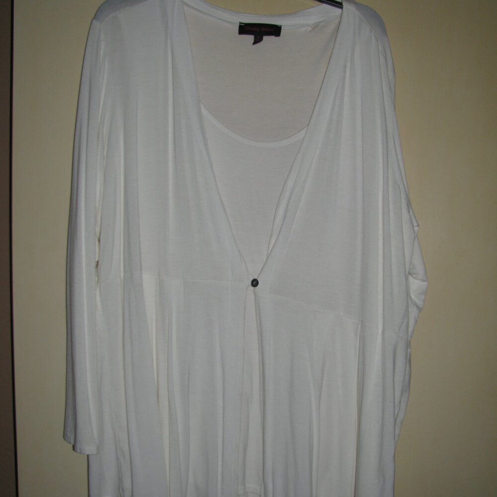 PLUS SIZE WOMENS TOP - LAYERED LOOK - SUPER CUTE AND SOFT - SIZE - 2X